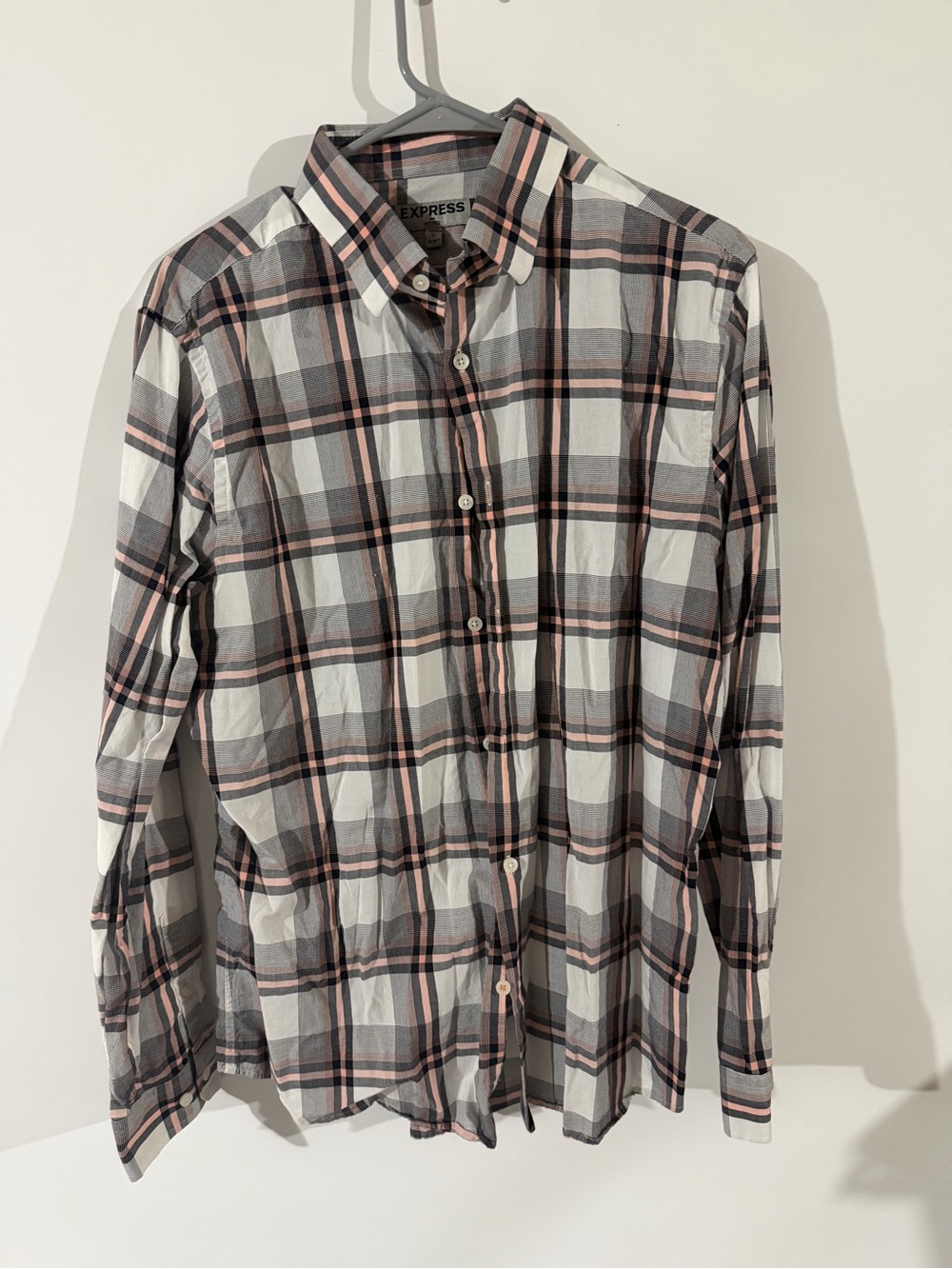 Express Fitted Plaid Button-Up in Pink, White & Black